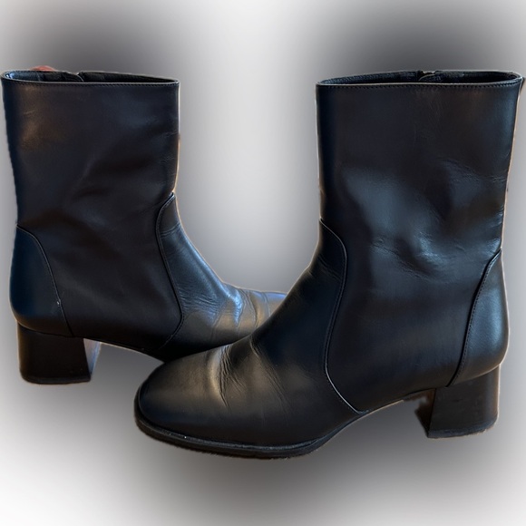 Stuart Weitzman Nola Zip Leather Boots - Picture 8 of 9